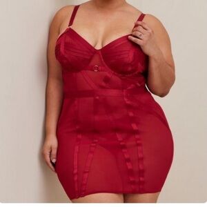 Torrid Red Strappy Chemise NWT size 4